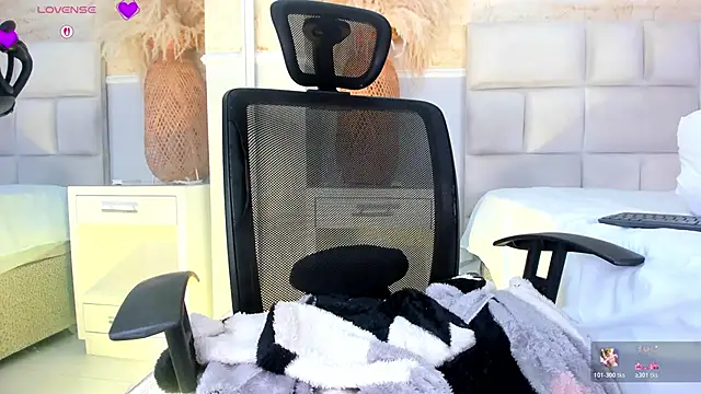 ScarletEvanss_'s cam snapshot