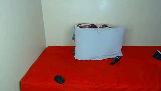 JuicyAdiction live sex cam