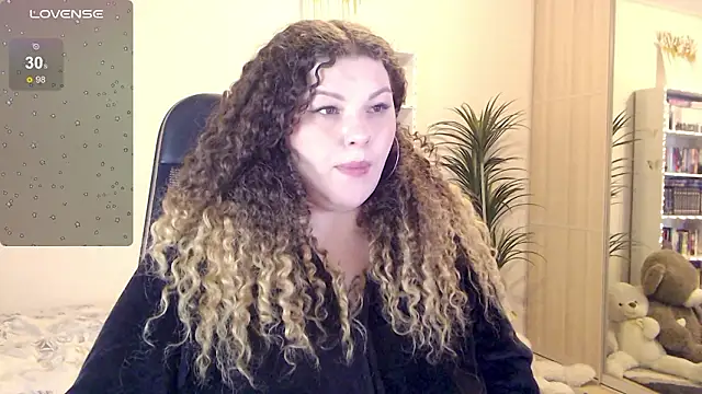 GwenSummers live sex cam