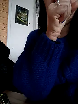 Lovmora's cam snapshot