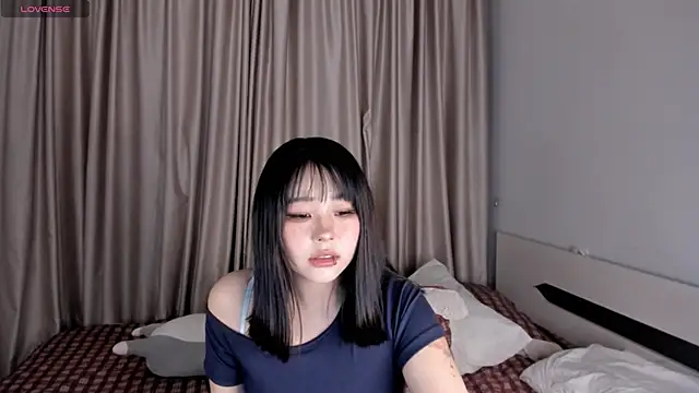 hee_young11's cam snapshot