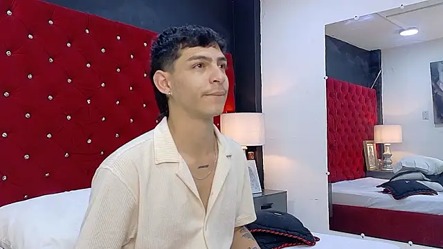 Logan_Woods live sex cam