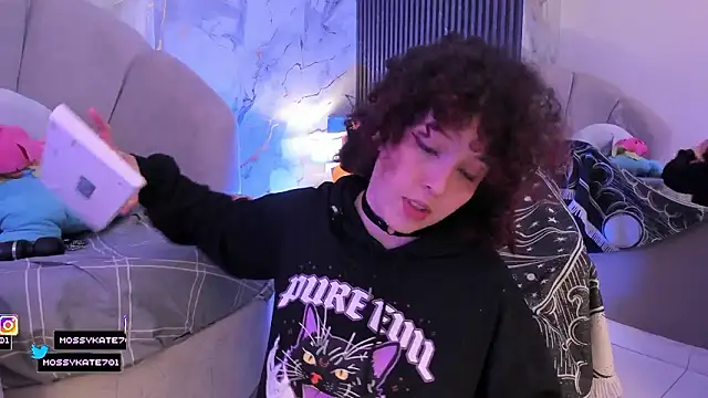 Katemoss70 live sex cam