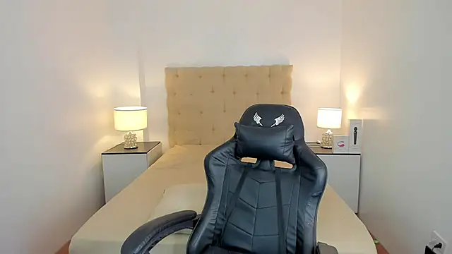 lovableXnaughty_lily live sex cam