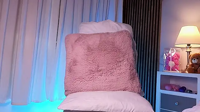 LunaRosse_'s cam snapshot