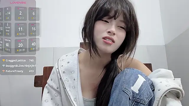 F-Yearn live sex cam