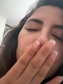 sukhakunis1 live sex cam