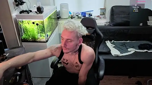 Rayzel_White live sex cam