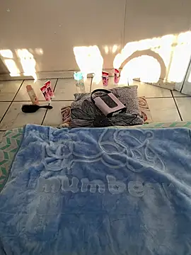 Nicole_bash's cam snapshot