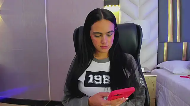 ChloeHarper_ live sex cam