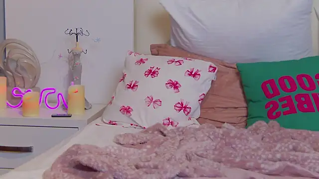 IsoldeBlis's cam snapshot