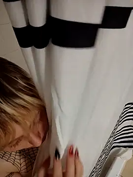 SpiderRose's cam snapshot