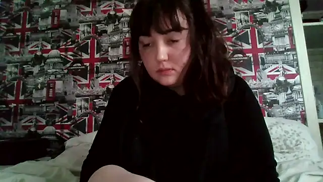 Lynylou's cam snapshot