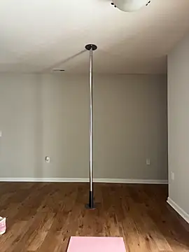 AllesandraLove live sex cam