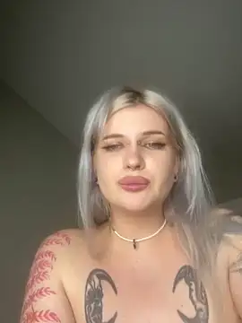 DriveThruDolls live sex cam