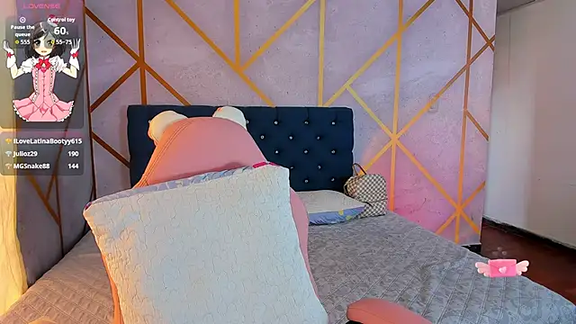 _vaiolet_owo live sex cam