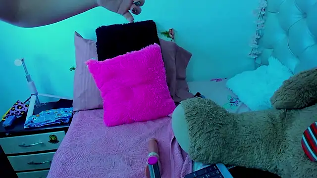 maddy02_02's cam snapshot