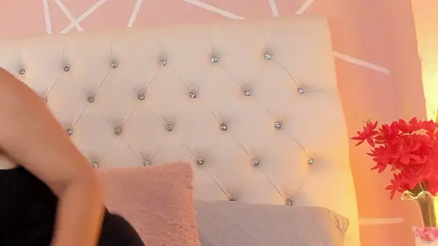 Rosalinda_77's cam snapshot