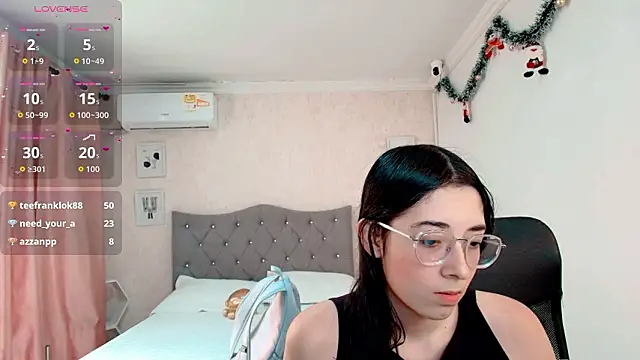 emmalove_doll's cam snapshot