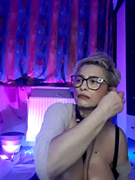 BellaBellaHot live sex cam