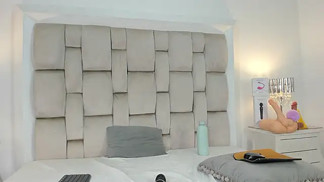 frehia_dimou's cam snapshot