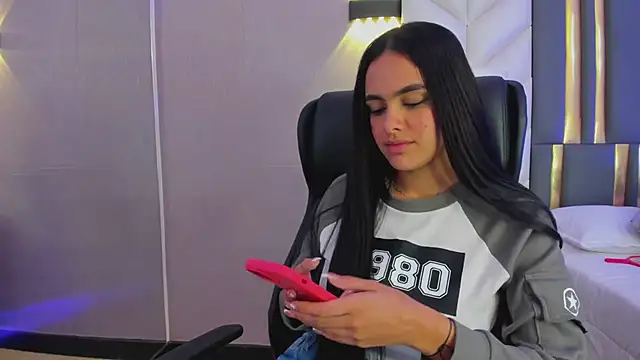 ChloeHarper_ live sex cam