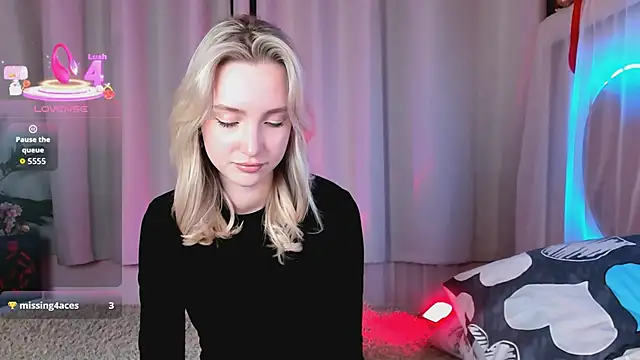 EllaBloom live sex cam