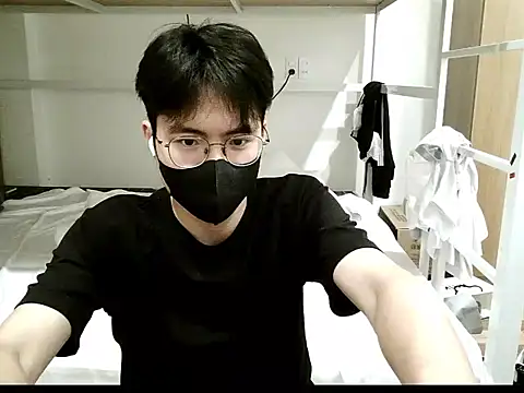 Gwencloudy's cam snapshot