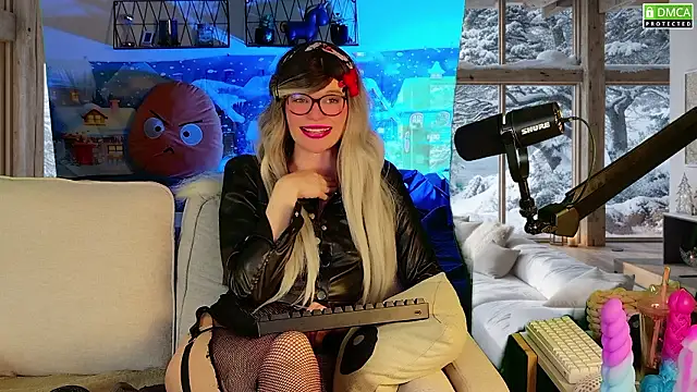 Kittychatte live sex cam