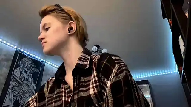 CutieGoga's cam snapshot