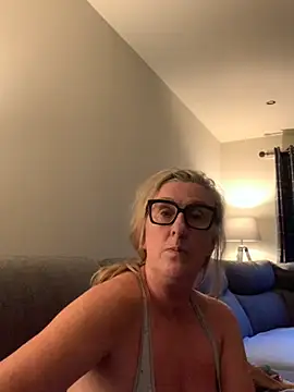 Mrsmoggy's cam snapshot