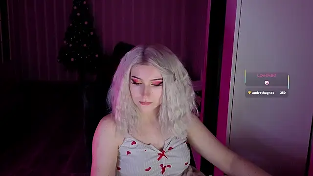 violet-siren-x's cam snapshot