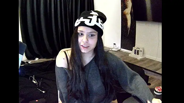 Nicole_pretty's cam snapshot