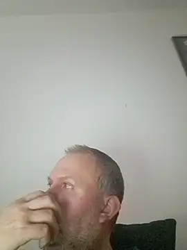 ShyBoy1982 live sex cam