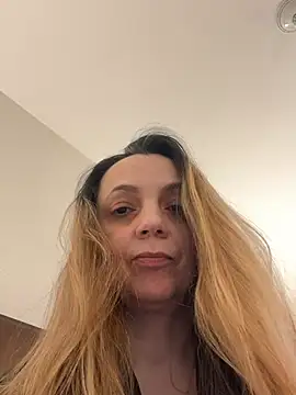 ShyFlameLive's cam snapshot