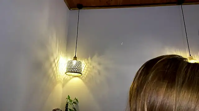 ArianaAlvarez_'s cam snapshot