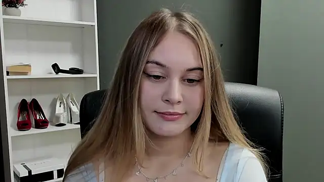 kitty_valeria live sex cam