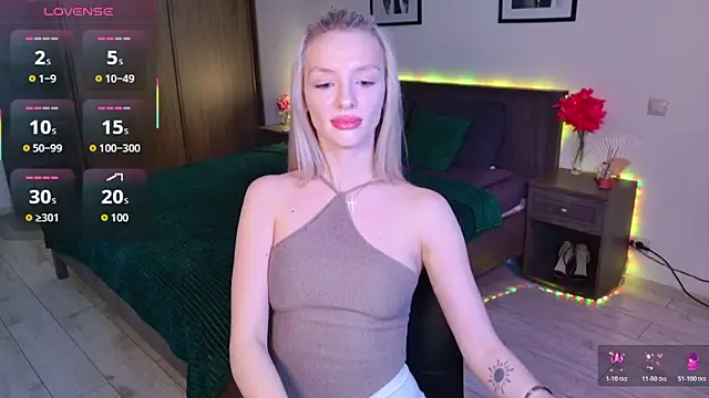 AleksaBlonde live sex cam