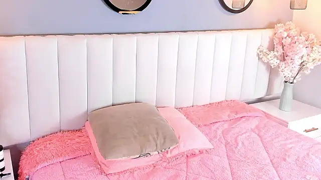 chelsea_bolton_'s cam snapshot