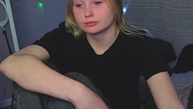 Sweet_M1la's cam snapshot