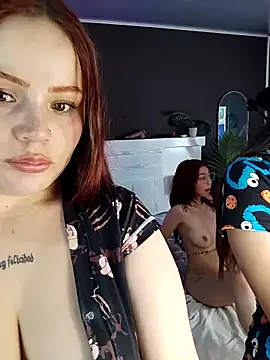 Crystaa12 live sex cam