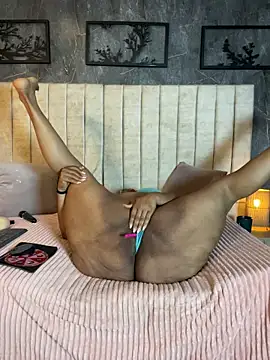 AranzalatinBlaks1's cam snapshot