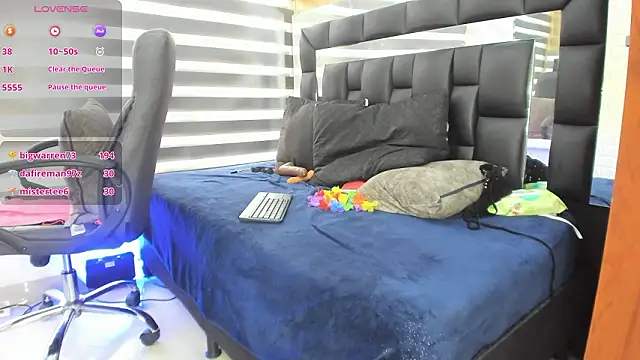 sheyla__ebony's cam snapshot