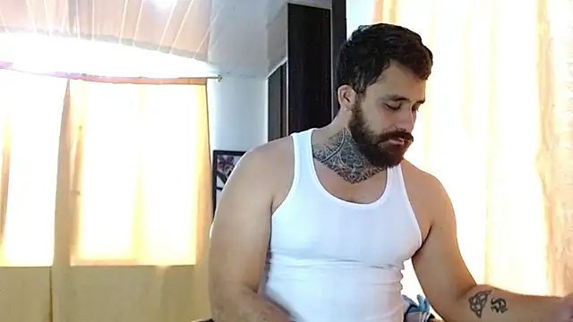 aronmiller404 live sex cam