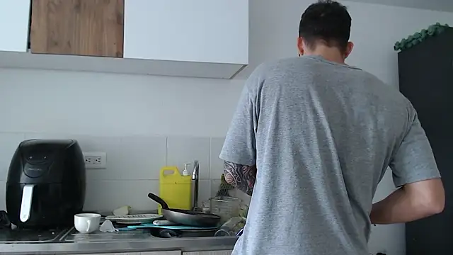 thomas_gun live sex cam