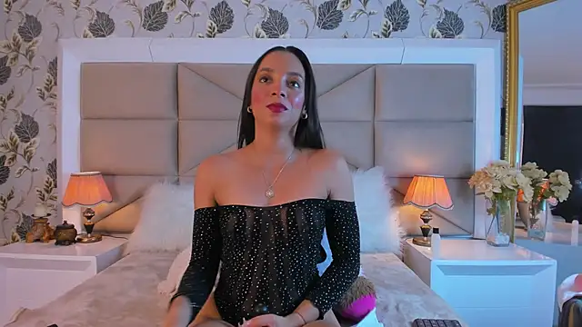 MayaDeLuca's cam snapshot