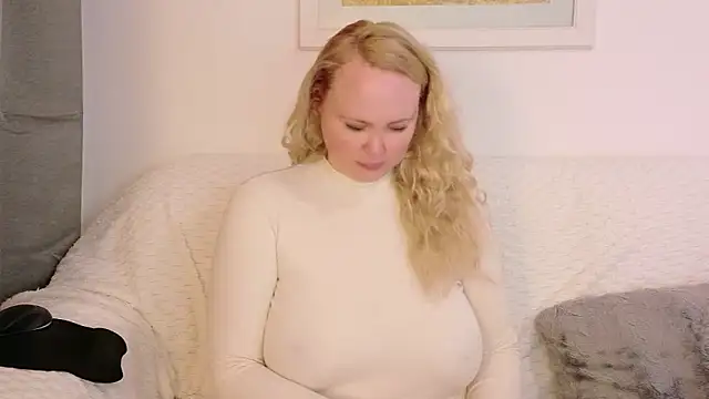 Sarah4you live sex cam