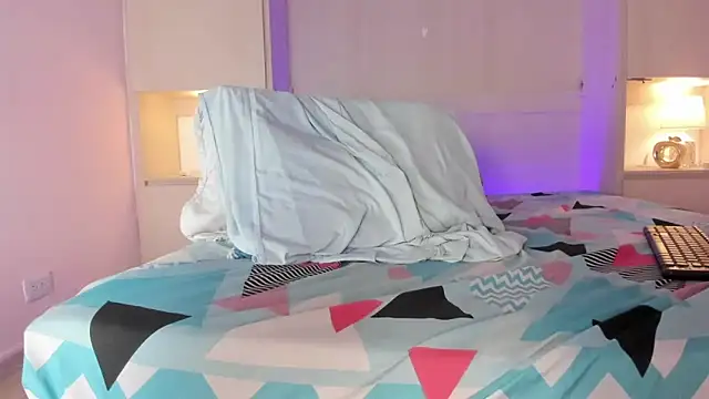 ChloeWiillow live sex cam