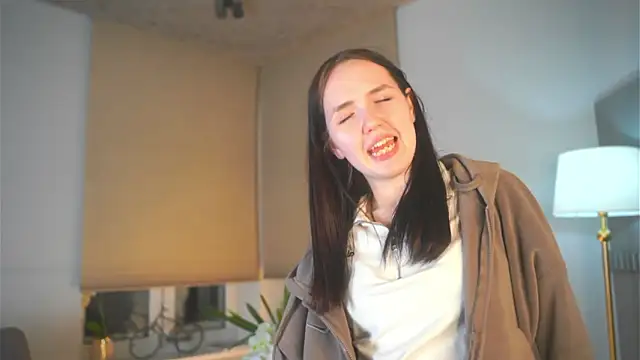 KatiePuig's cam snapshot