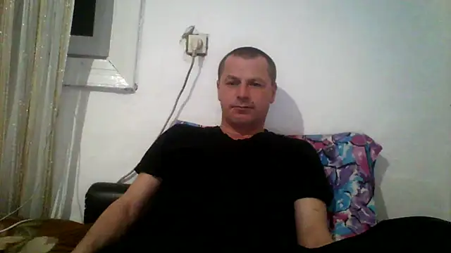 Ivan9iutt's cam snapshot